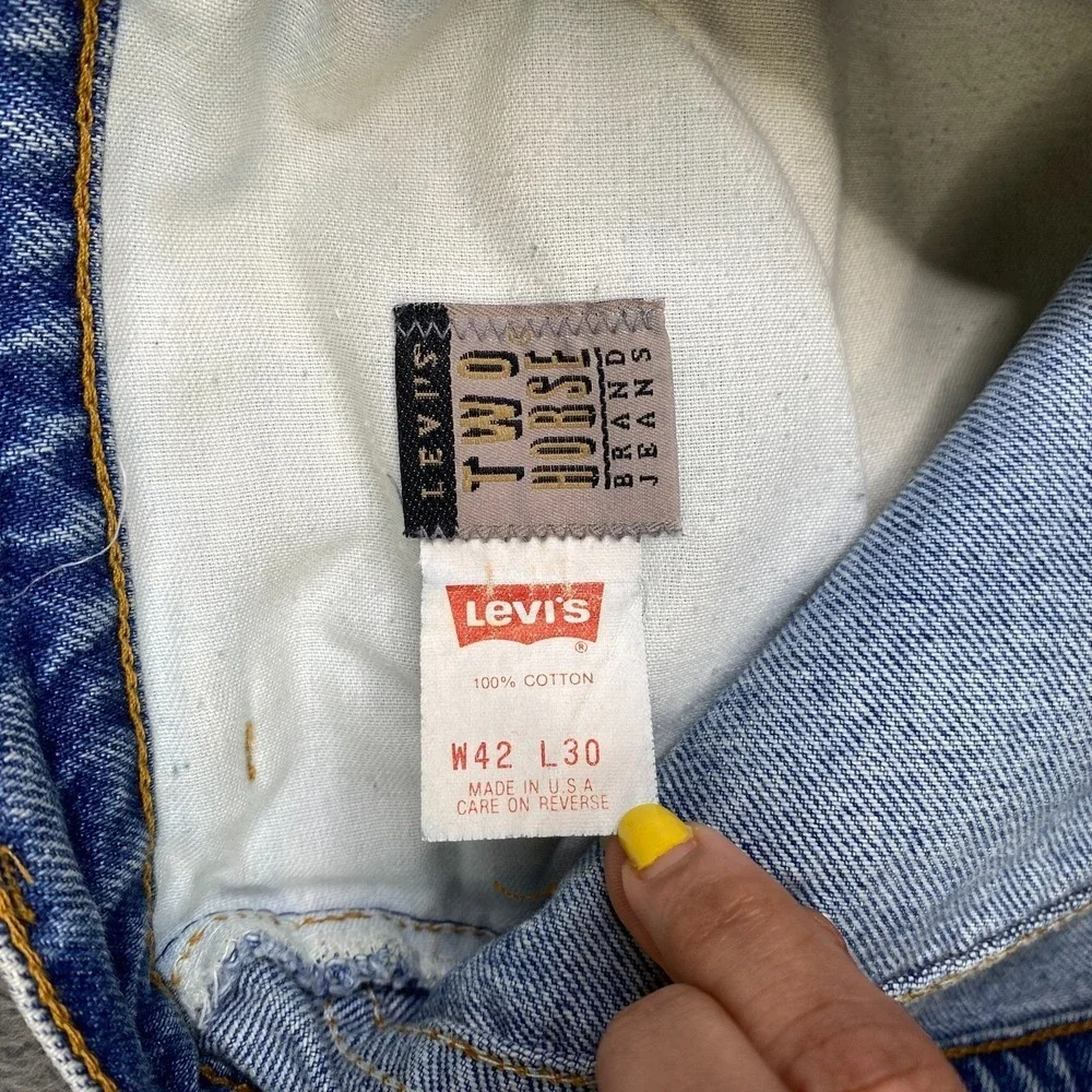 VTG Levi's 549 Loose Fit Jeans Men's 42 x 32 Blue Denim Leather Patch USA 70's?